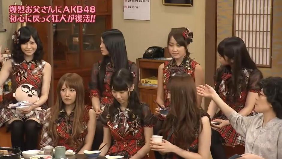 AKB48女团遭遇“爆裂老爹”的惊喜攻击